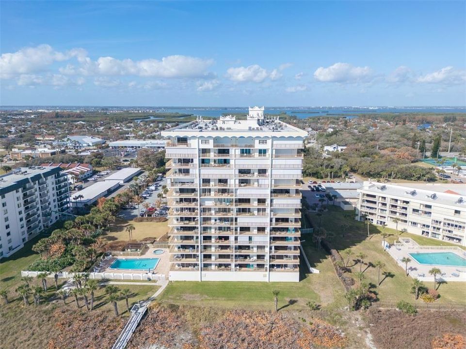 For Sale: $660,000 (2 beds, 2 baths, 1982 Square Feet)