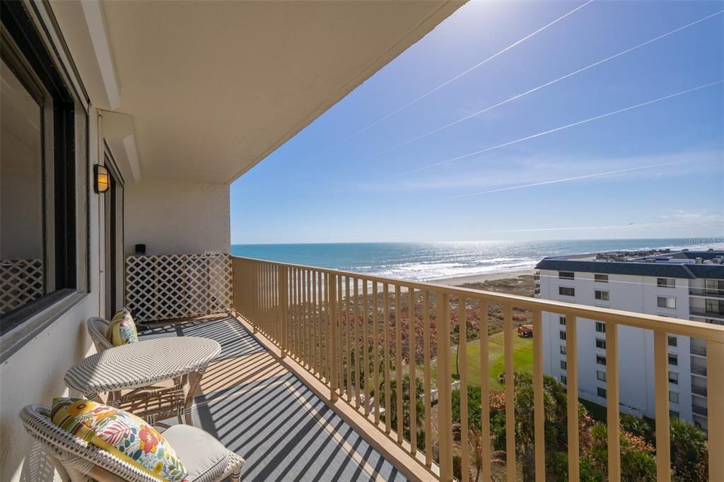 For Sale: $660,000 (2 beds, 2 baths, 1982 Square Feet)