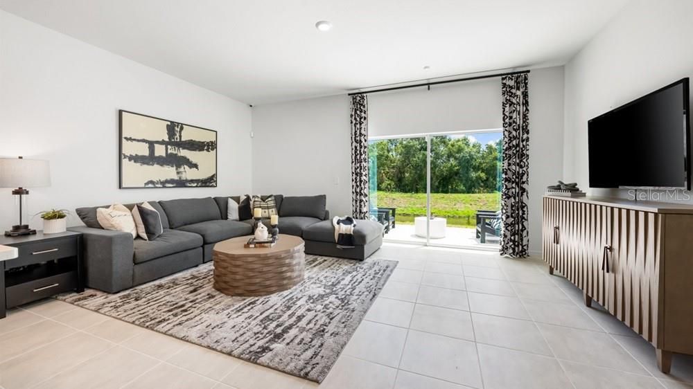 Active With Contract: $345,169 (3 beds, 2 baths, 1404 Square Feet)