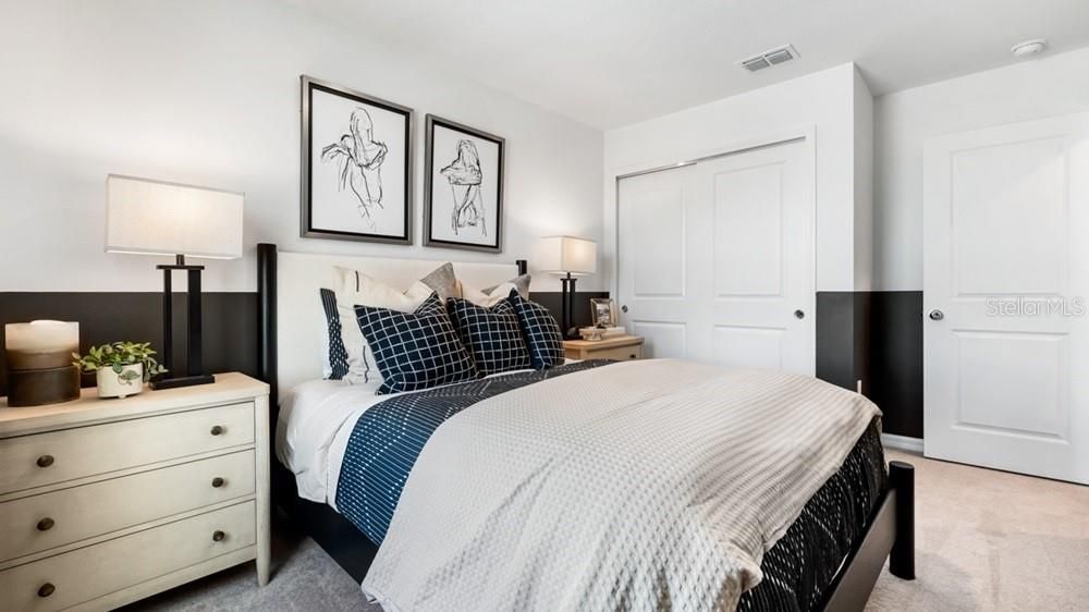 Active With Contract: $345,169 (3 beds, 2 baths, 1404 Square Feet)