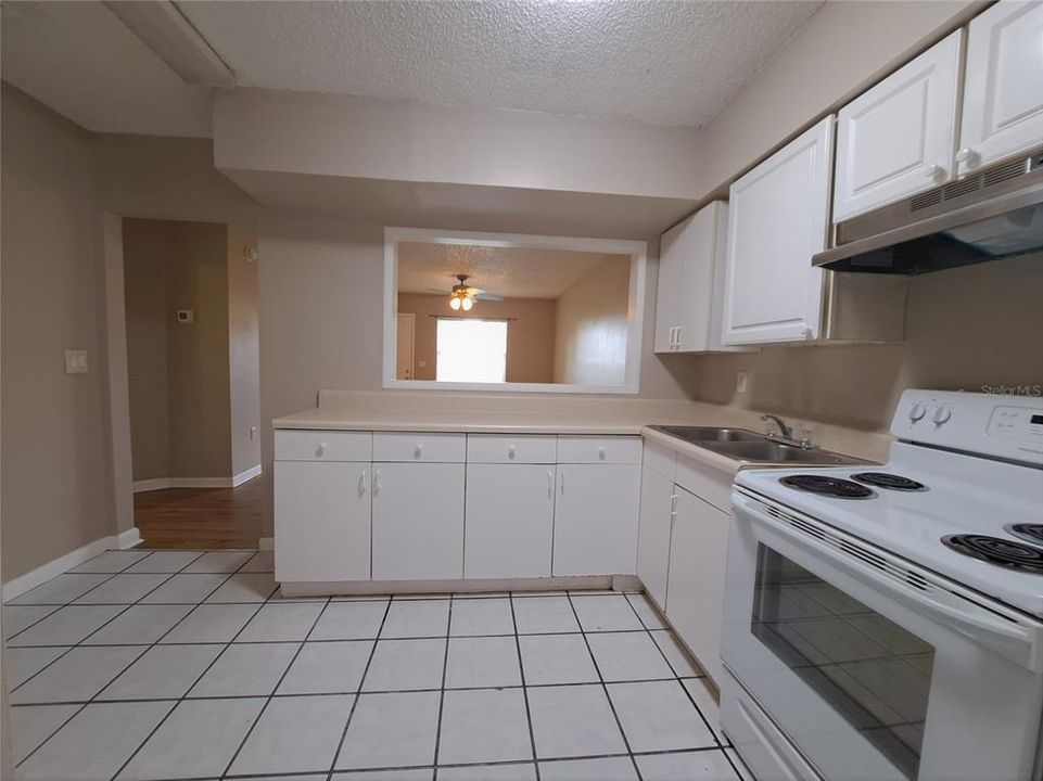 For Sale: $325,000 (4 beds, 0 baths, 1650 Square Feet)