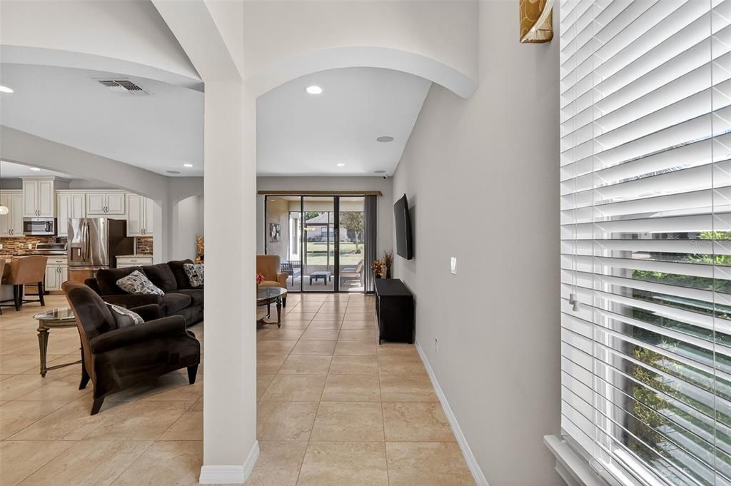 Active With Contract: $405,900 (2 beds, 2 baths, 1726 Square Feet)