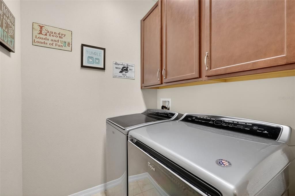 Active With Contract: $405,900 (2 beds, 2 baths, 1726 Square Feet)