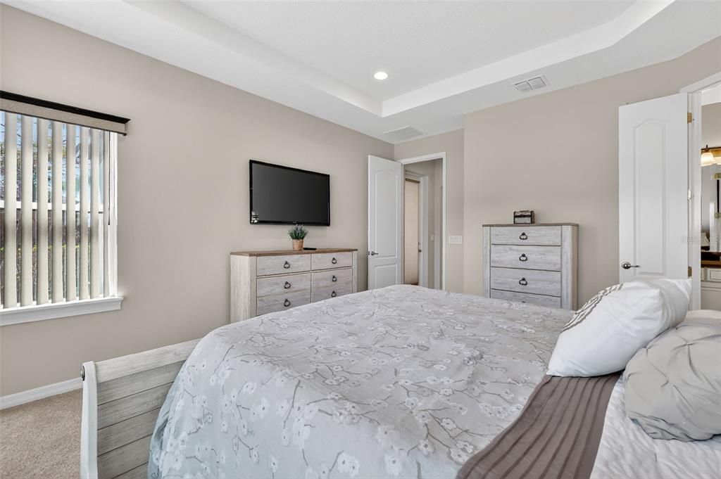 Active With Contract: $405,900 (2 beds, 2 baths, 1726 Square Feet)