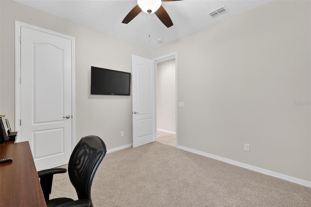 Active With Contract: $405,900 (2 beds, 2 baths, 1726 Square Feet)