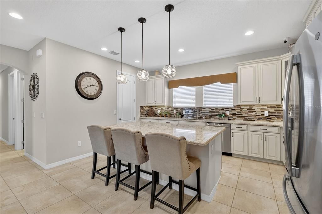 Active With Contract: $405,900 (2 beds, 2 baths, 1726 Square Feet)