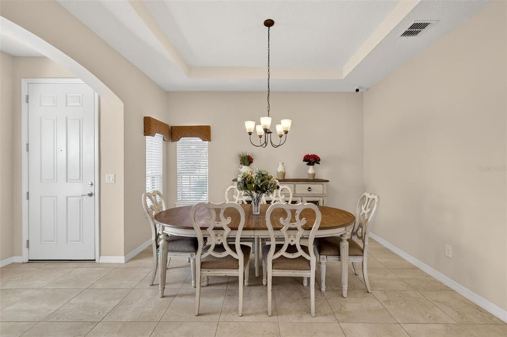 Active With Contract: $405,900 (2 beds, 2 baths, 1726 Square Feet)