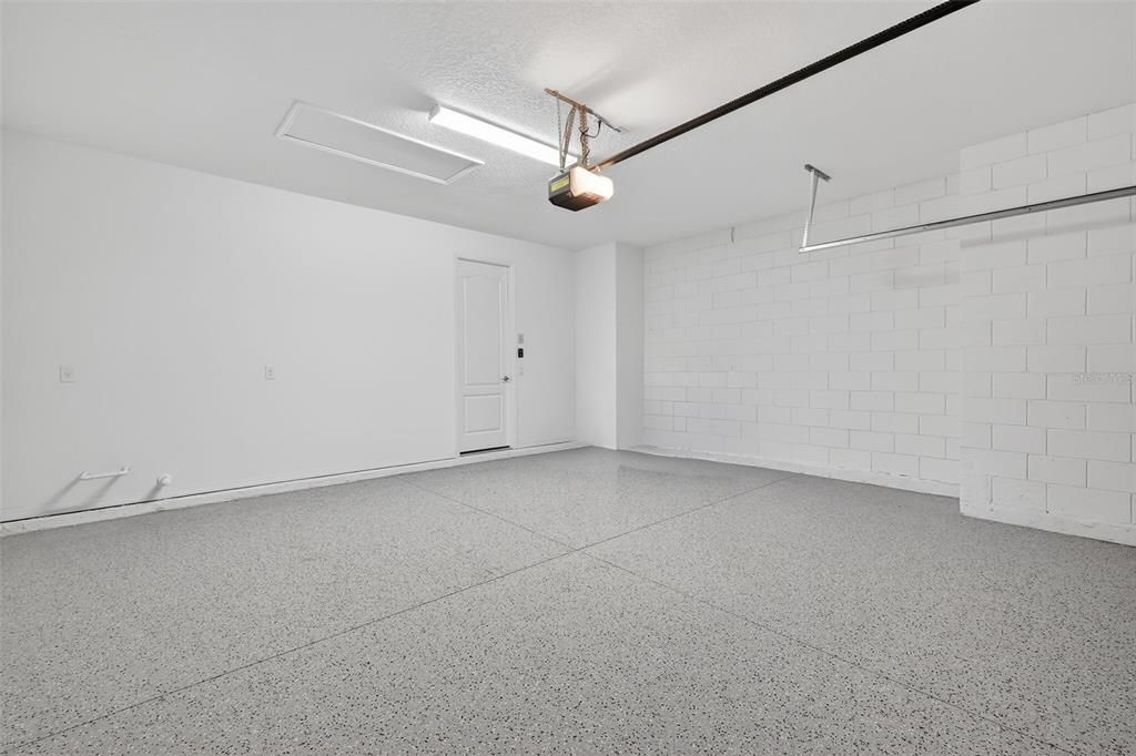 Active With Contract: $405,900 (2 beds, 2 baths, 1726 Square Feet)
