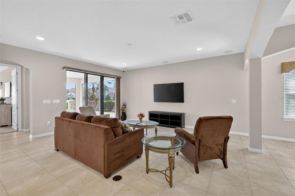 Active With Contract: $405,900 (2 beds, 2 baths, 1726 Square Feet)