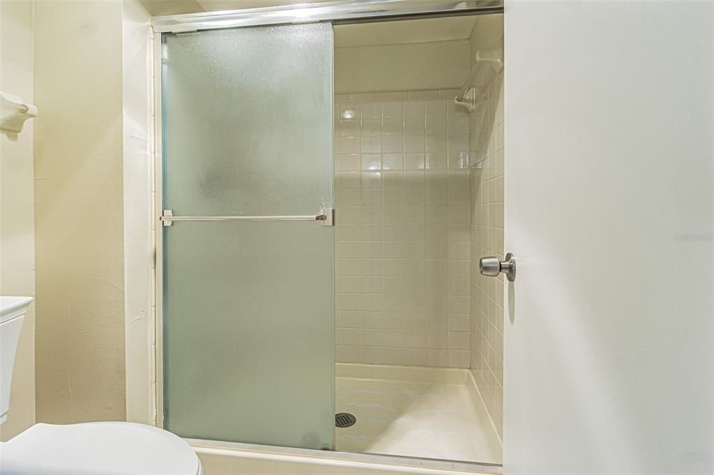 Active With Contract: $215,000 (2 beds, 2 baths, 960 Square Feet)