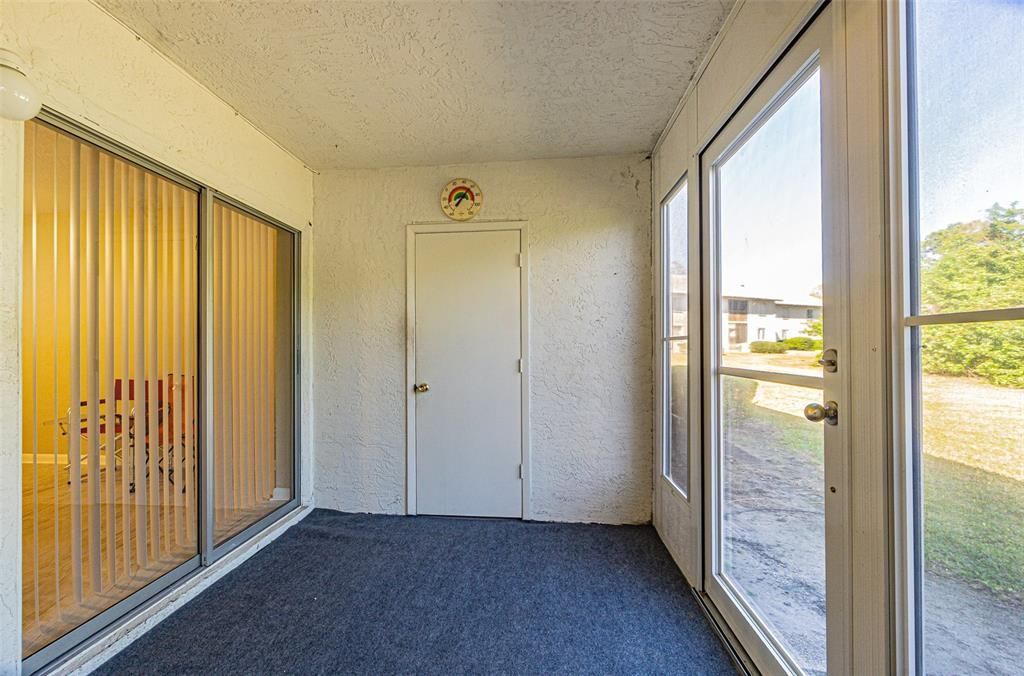 Active With Contract: $215,000 (2 beds, 2 baths, 960 Square Feet)