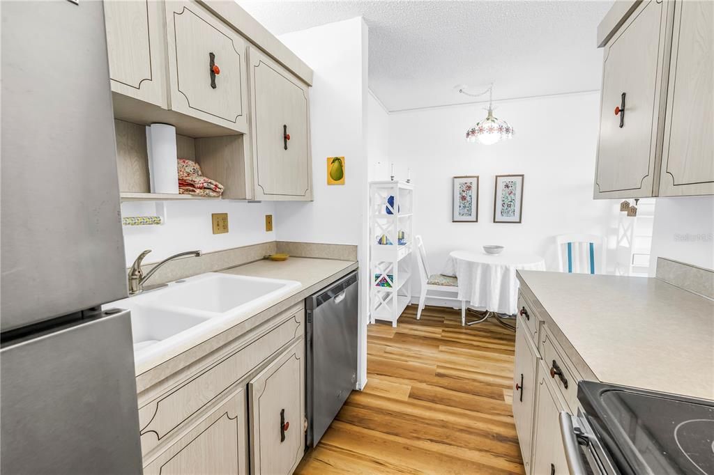 Activo con contrato: $160,000 (1 camas, 1 baños, 595 Pies cuadrados)