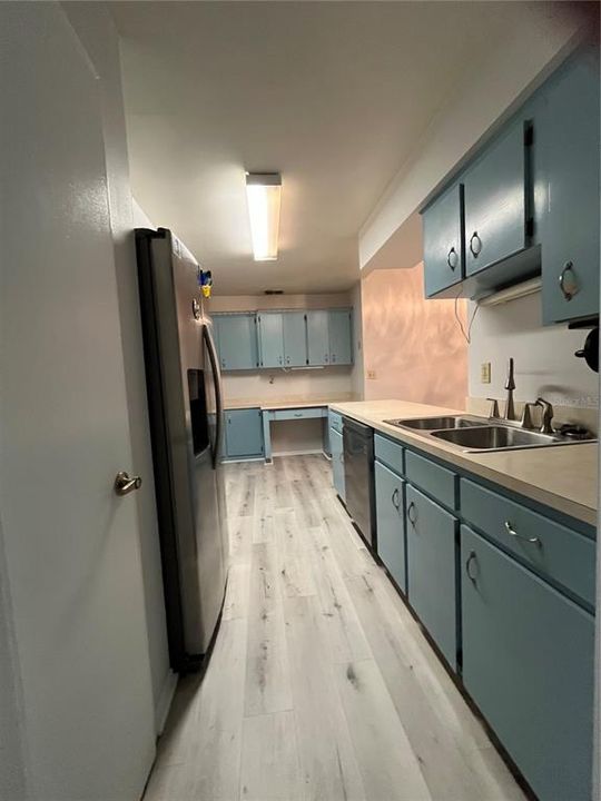 Active With Contract: $295,000 (3 beds, 2 baths, 1575 Square Feet)