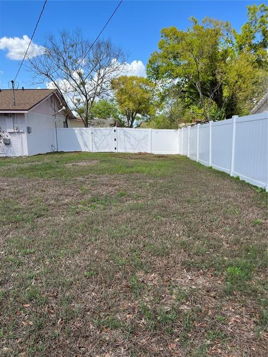 Active With Contract: $295,000 (3 beds, 2 baths, 1575 Square Feet)
