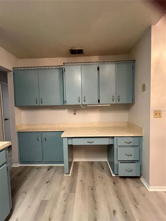 Active With Contract: $295,000 (3 beds, 2 baths, 1575 Square Feet)