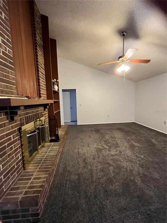 Active With Contract: $295,000 (3 beds, 2 baths, 1575 Square Feet)