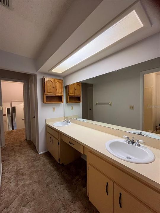 Active With Contract: $295,000 (3 beds, 2 baths, 1575 Square Feet)