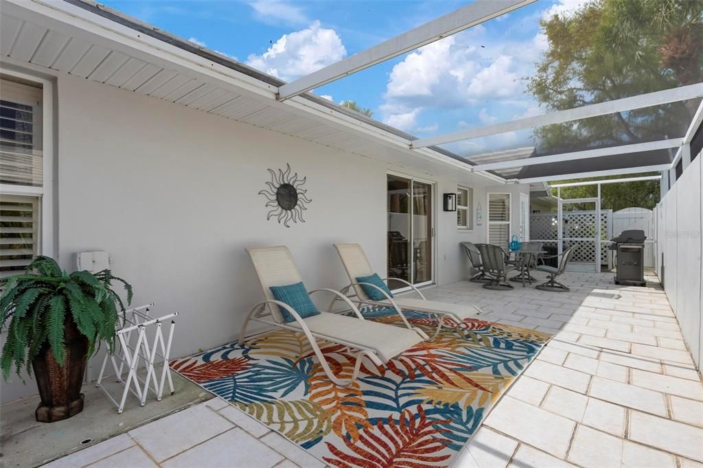 Под контрактом: $275,000 (2 спален, 2 ванн, 1397 Квадратных фут)