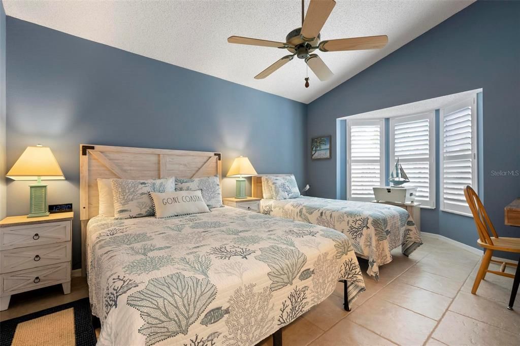 Под контрактом: $275,000 (2 спален, 2 ванн, 1397 Квадратных фут)