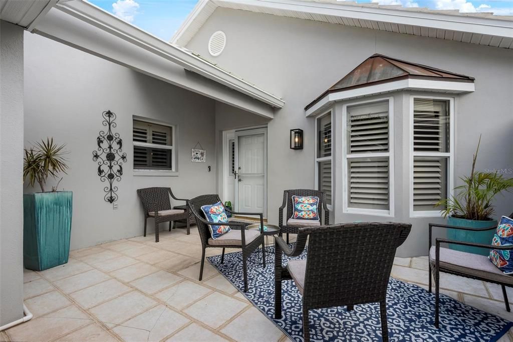 Под контрактом: $275,000 (2 спален, 2 ванн, 1397 Квадратных фут)