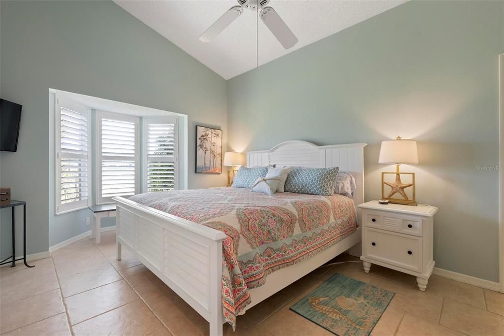 Под контрактом: $275,000 (2 спален, 2 ванн, 1397 Квадратных фут)