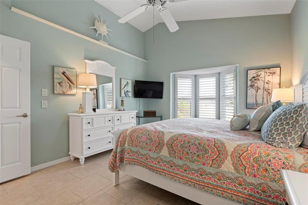 Под контрактом: $275,000 (2 спален, 2 ванн, 1397 Квадратных фут)