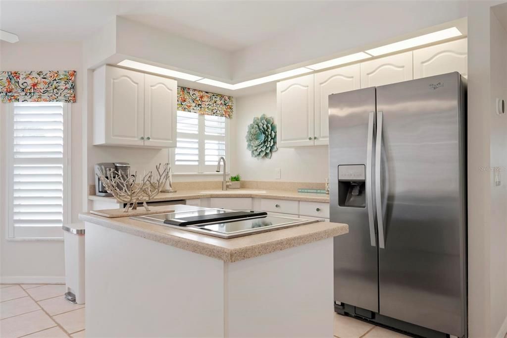 Под контрактом: $275,000 (2 спален, 2 ванн, 1397 Квадратных фут)