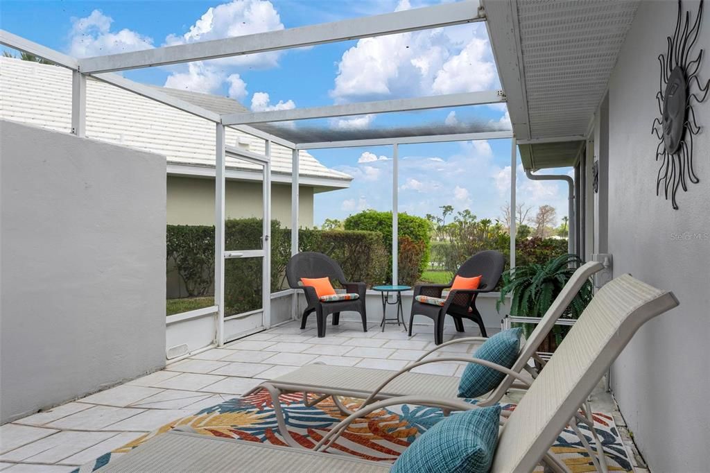 Под контрактом: $275,000 (2 спален, 2 ванн, 1397 Квадратных фут)