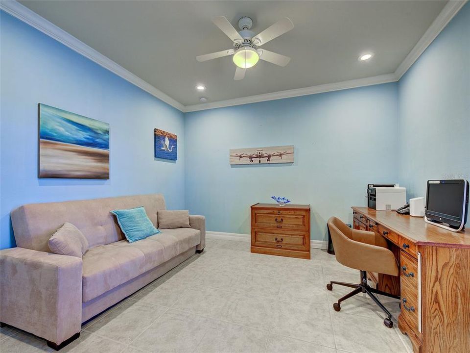 Activo con contrato: $745,900 (3 camas, 3 baños, 2516 Pies cuadrados)