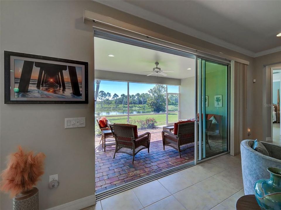Activo con contrato: $745,900 (3 camas, 3 baños, 2516 Pies cuadrados)