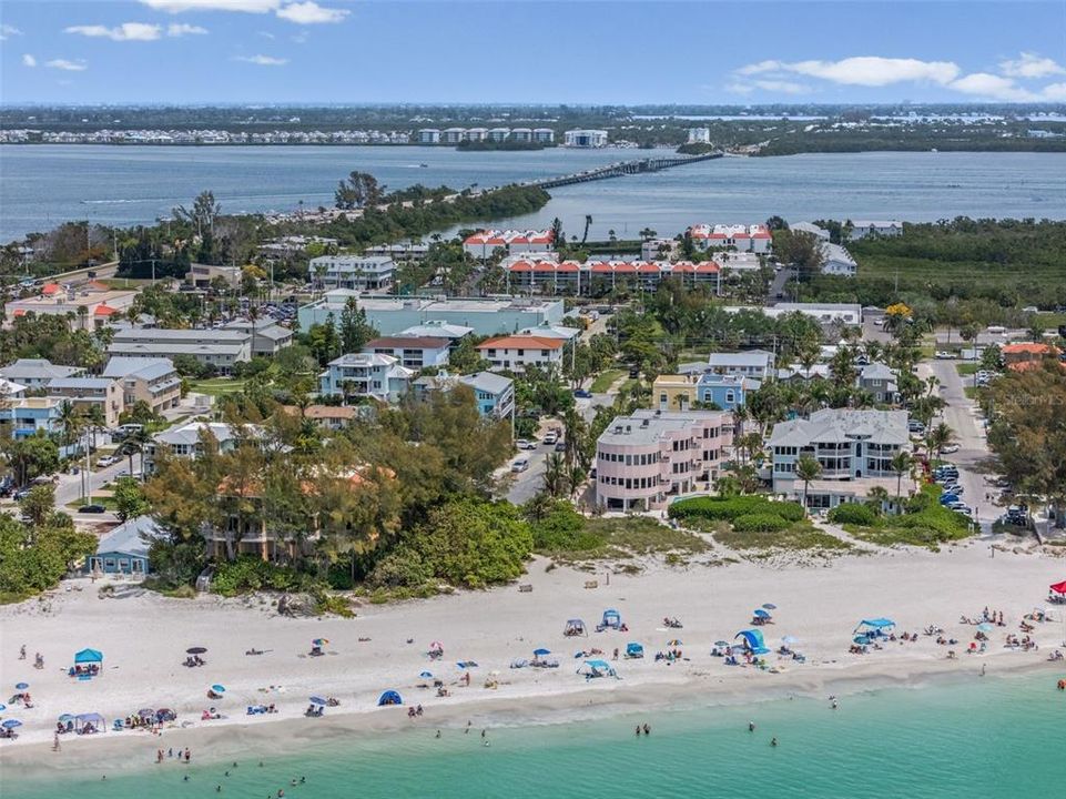 For Sale: $639,000 (2 beds, 2 baths, 1430 Square Feet)