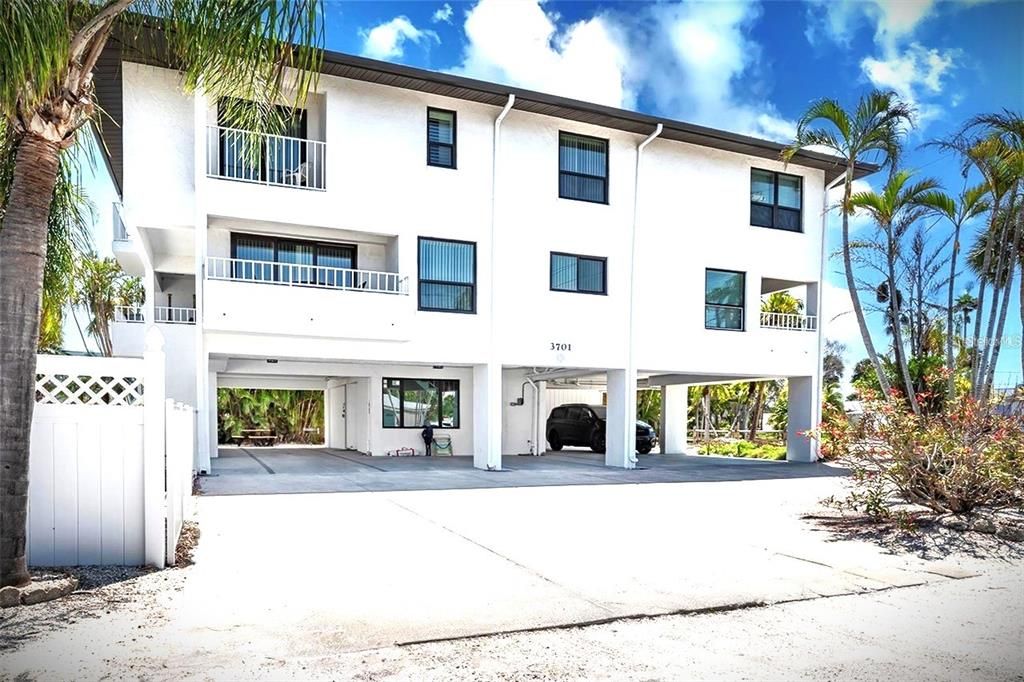 待售: $695,000 (2 贝兹, 2 浴室, 1430 平方英尺)