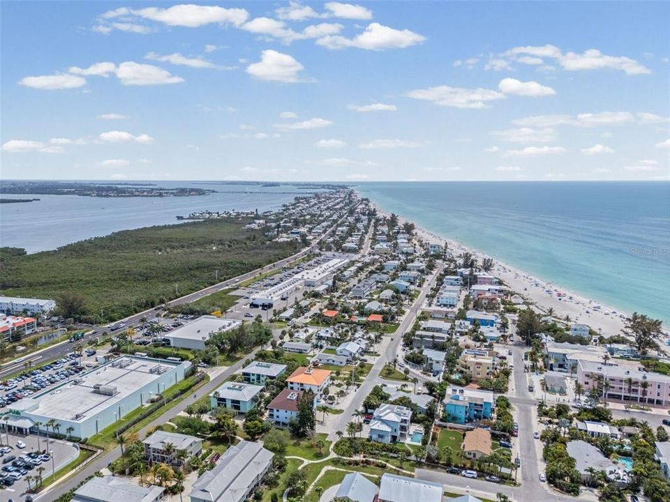 For Sale: $639,000 (2 beds, 2 baths, 1430 Square Feet)