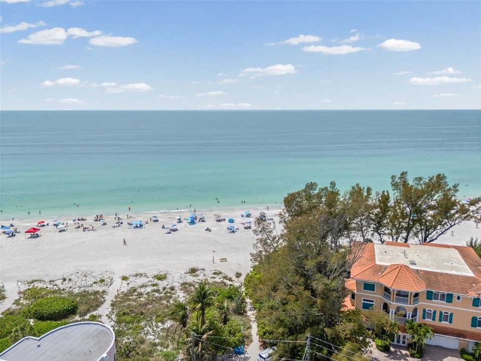 For Sale: $639,000 (2 beds, 2 baths, 1430 Square Feet)