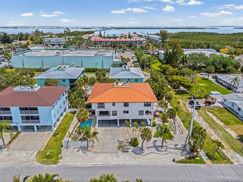For Sale: $639,000 (2 beds, 2 baths, 1430 Square Feet)