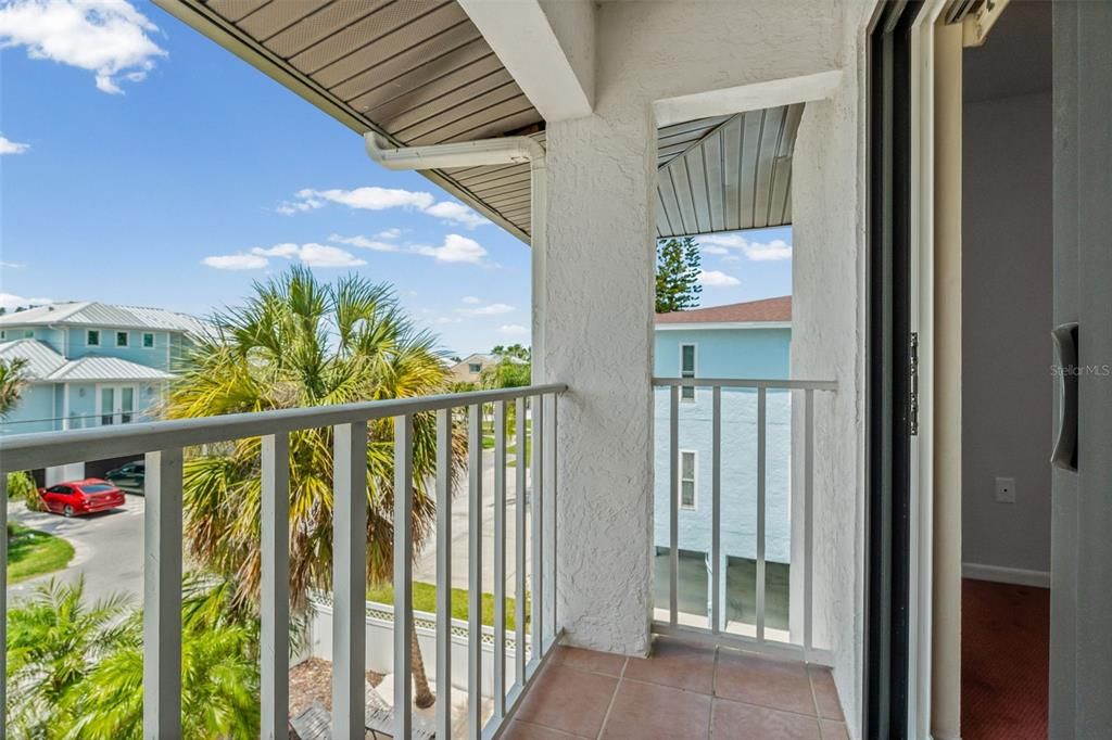 For Sale: $639,000 (2 beds, 2 baths, 1430 Square Feet)