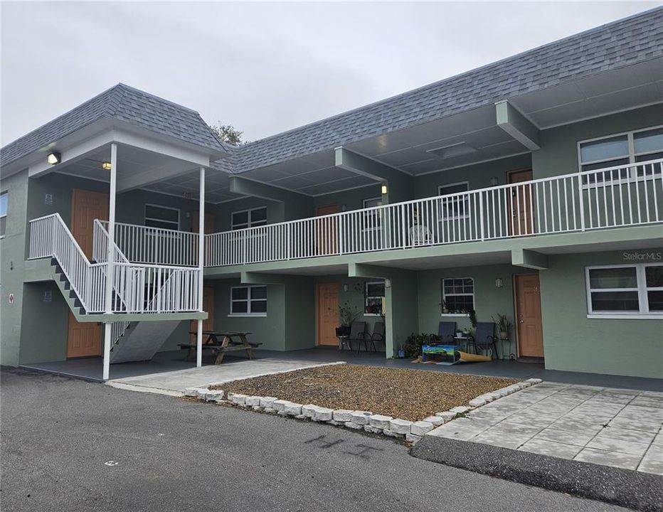 Active With Contract: $1,250 (2 beds, 1 baths, 825 Square Feet)