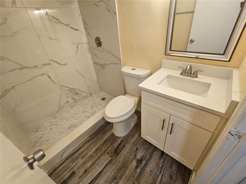 Active With Contract: $1,250 (2 beds, 1 baths, 825 Square Feet)