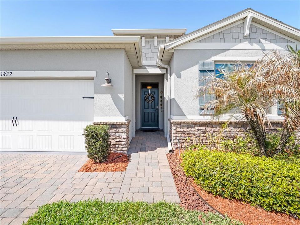 Active With Contract: $425,000 (4 beds, 2 baths, 2056 Square Feet)