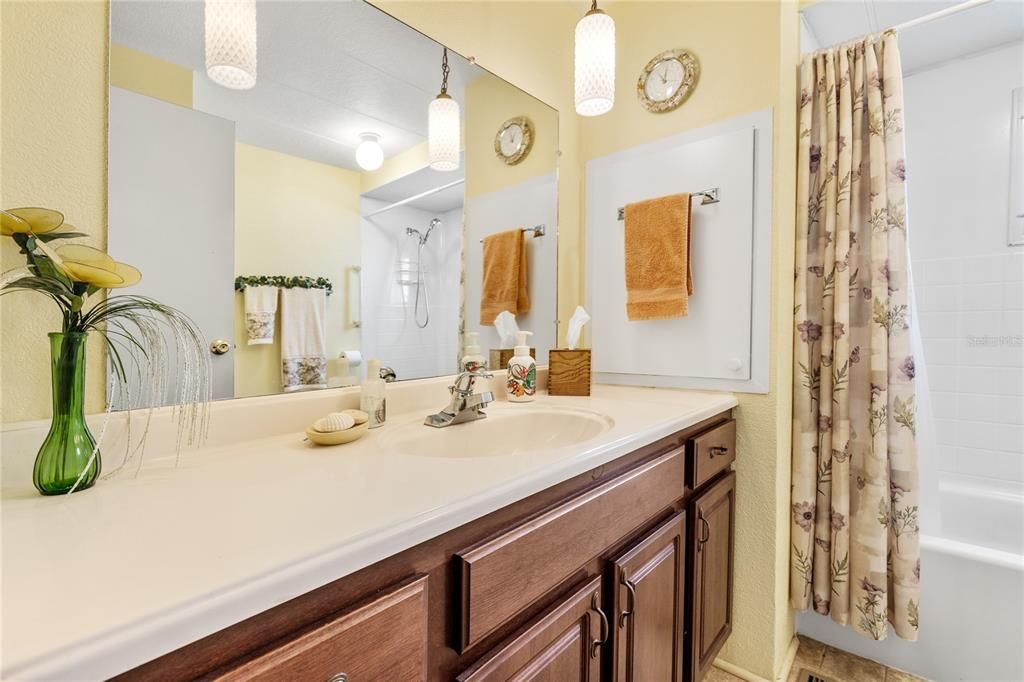For Sale: $130,000 (2 beds, 2 baths, 1309 Square Feet)