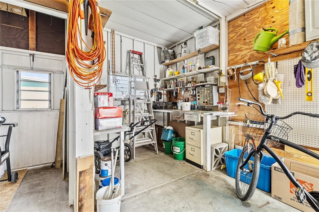 For Sale: $130,000 (2 beds, 2 baths, 1309 Square Feet)