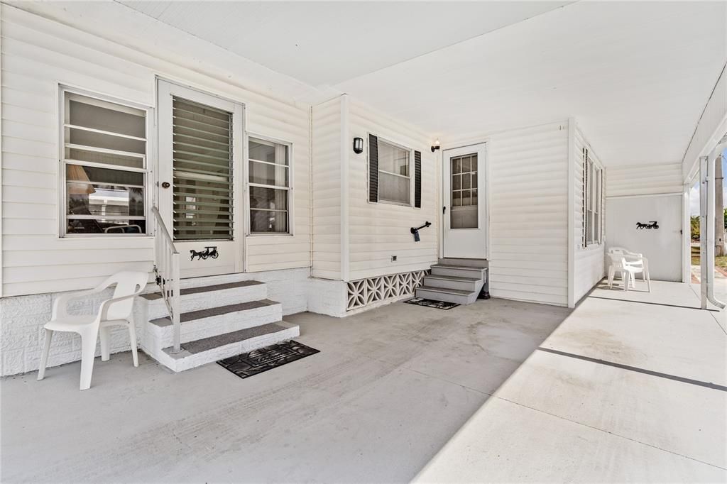 For Sale: $130,000 (2 beds, 2 baths, 1309 Square Feet)