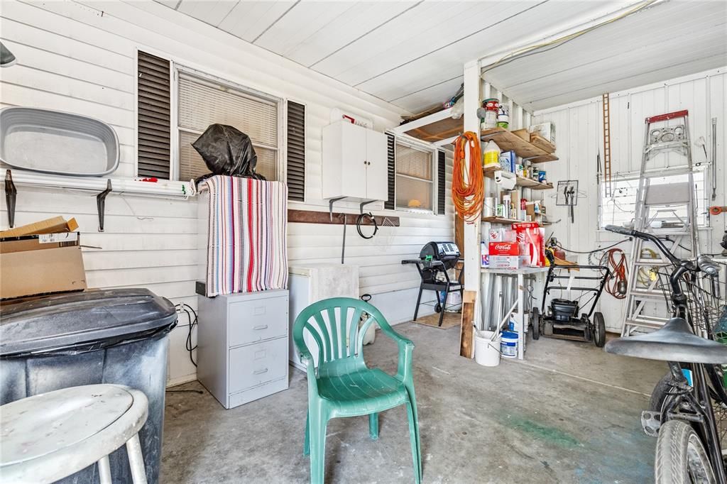 For Sale: $130,000 (2 beds, 2 baths, 1309 Square Feet)