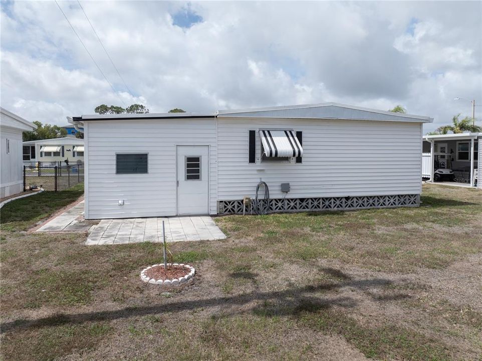 For Sale: $130,000 (2 beds, 2 baths, 1309 Square Feet)