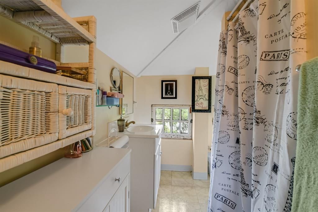 En Venta: $1,290,000 (7 camas, 8 baños, 4830 Pies cuadrados)