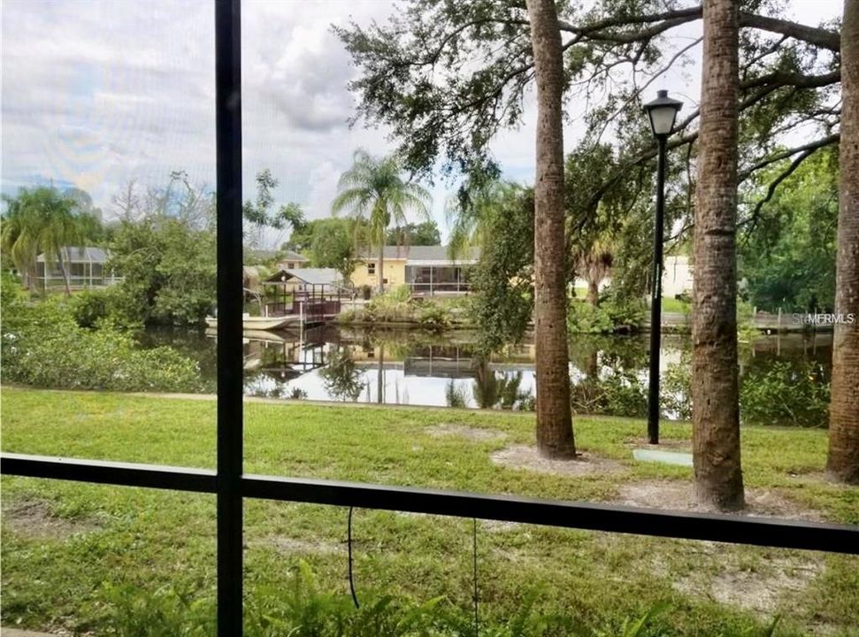 For Sale: $113,000 (1 beds, 1 baths, 760 Square Feet)