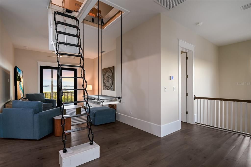 For Sale: $2,990,000 (4 beds, 3 baths, 4505 Square Feet)