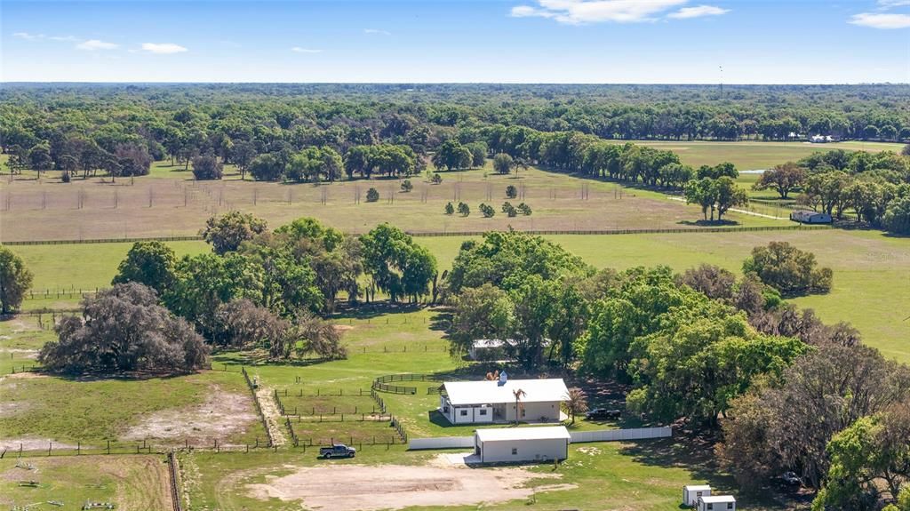 На продажу: $1,300,000 (10.99 acres)