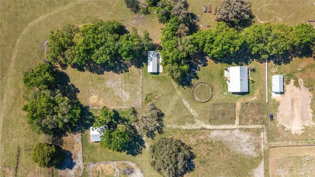 На продажу: $1,300,000 (10.99 acres)