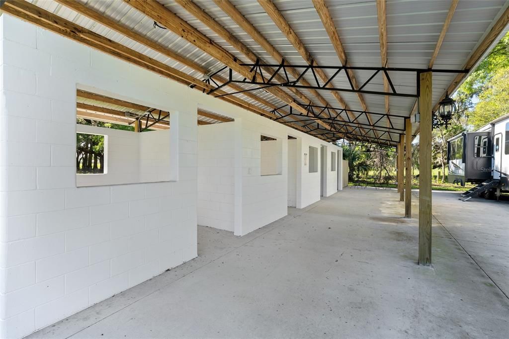 На продажу: $1,300,000 (10.99 acres)